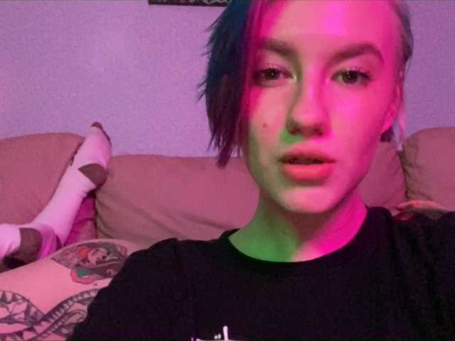 广播屏幕截图 TreshGirls