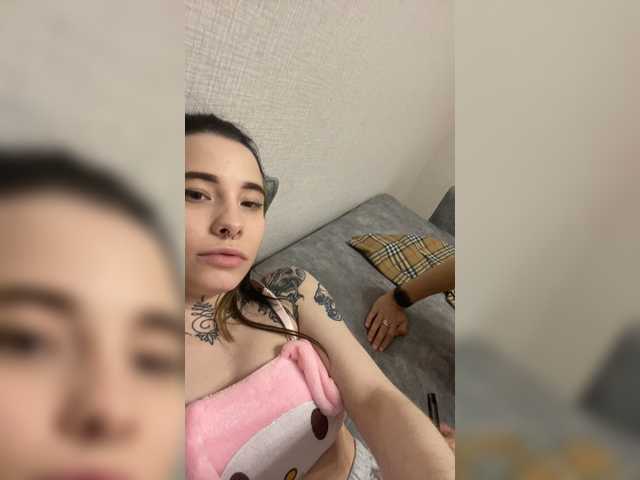 广播屏幕截图 TreshGirls