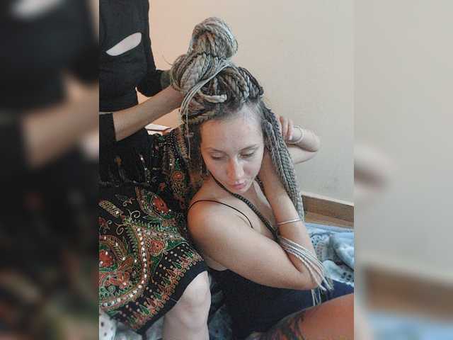 广播屏幕截图 TreshGirls