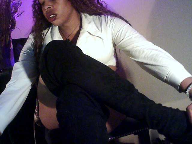 广播屏幕截图 TrinityStahr