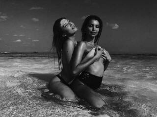 色情视频聊天 twogirls3