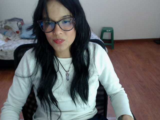 相片 valak133 ❤️25 nakedtokenspls play with me pls Help me to have a big orgasm.❤️ #squirt #colombia #latina #glasses#c2c
