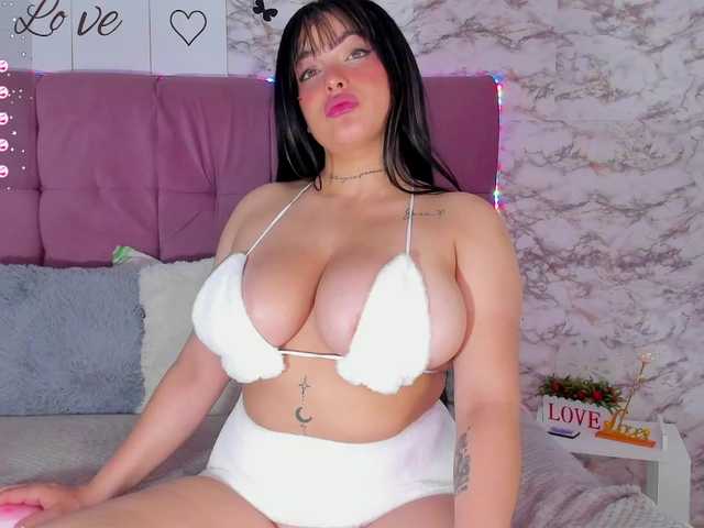 相片 Valerie-Baker I am the horny busty that you were looking for so much, do you want to see how I bounce on top of you? ♥#latina #bigboobs #bigass #lovense #anal #squirt