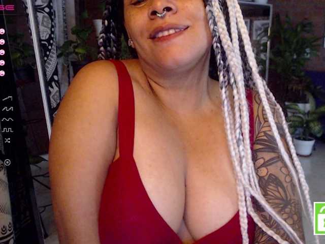 相片 VenusSex 219♥Tits oil; TWERT and spanking on my big ass for you / PVT ON / CONTROL ME / #squirt #smallcock #hairypussy #milf #JOI #hairy #ass #mature #latina #naked #milf #black ♥