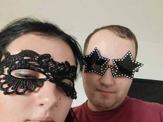 色情视频聊天 VeronaCouple