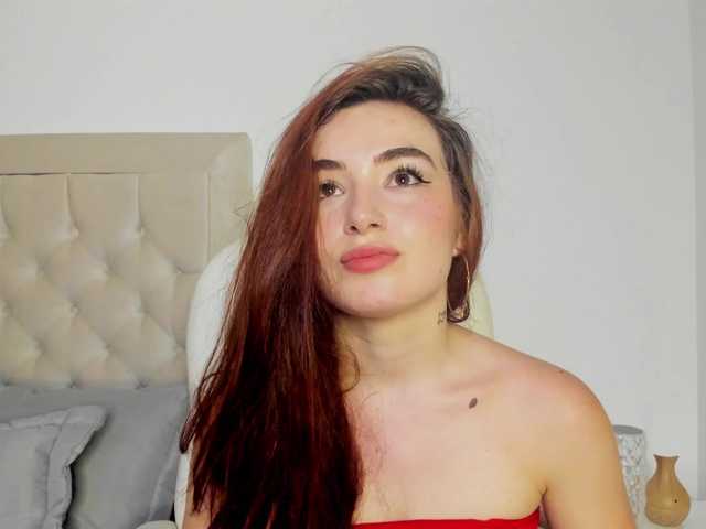 相片 violetwatson- Today I am very playful, do you want to come and try me! Goal: 1500 tokens