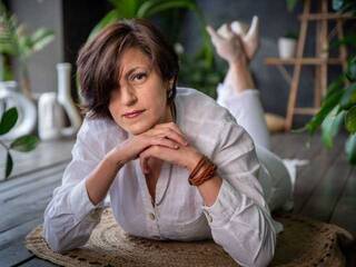 色情视频聊天 Vivian-Violet