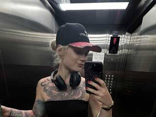 色情视频聊天 VivianRocks