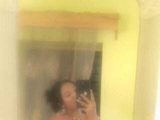 色情视频聊天 Wejdene69