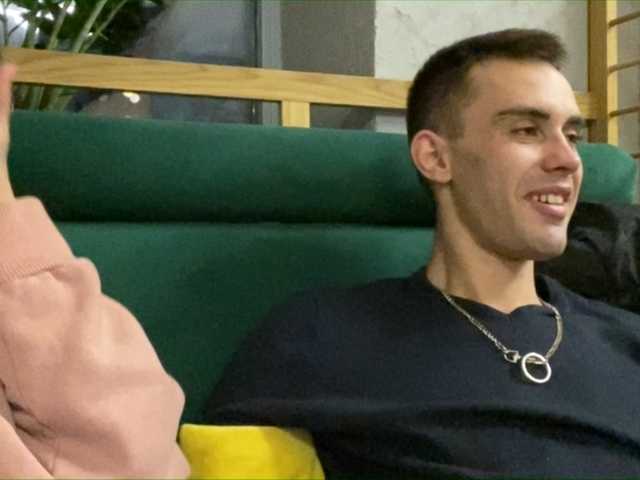 广播屏幕截图 whores-party