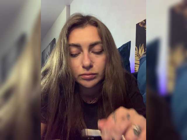 广播屏幕截图 WILDGIRL