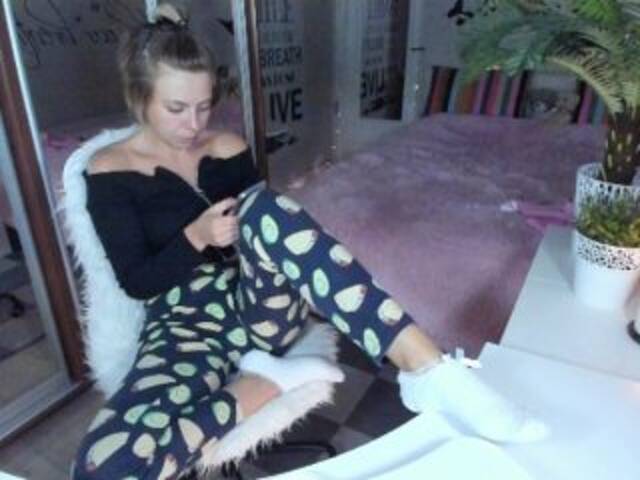 广播屏幕截图 CallMeAngel