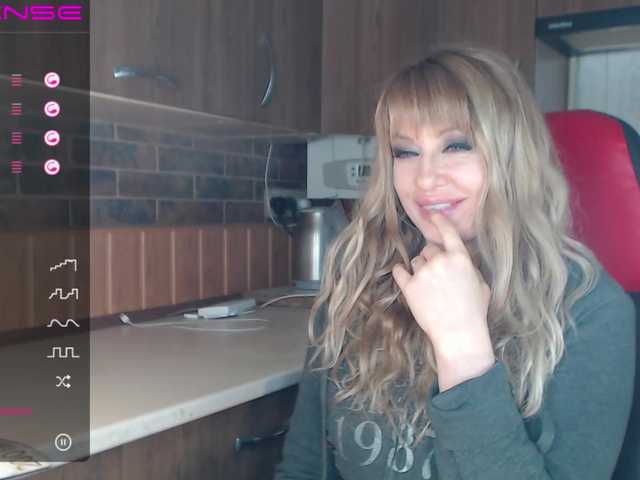 广播屏幕截图 RrredQueen