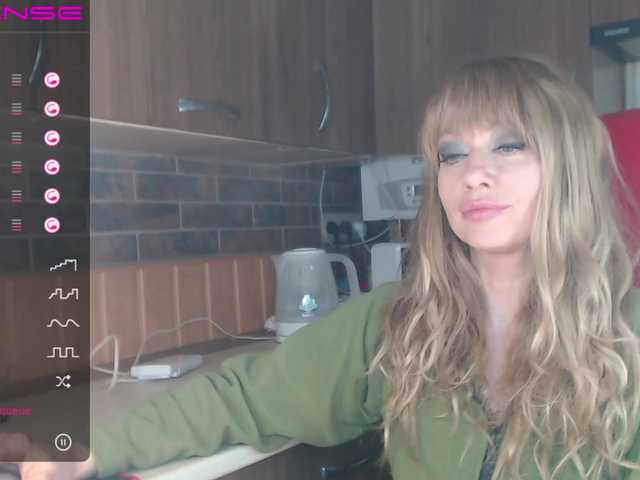 广播屏幕截图 RrredQueen