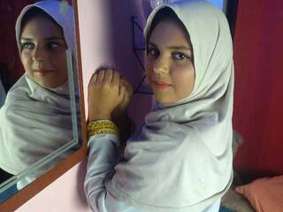 色情视频聊天 YaminaIssawi