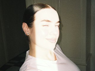 色情视频聊天 Yeahrina