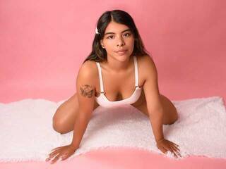 色情视频聊天 YvonneCollins